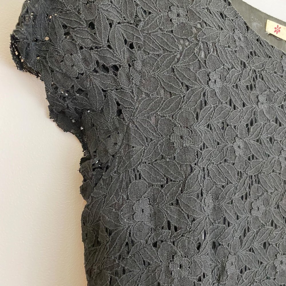 Tulle Black Lace Fitted Dress - Picture 3 of 6
